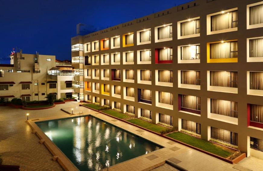 Hotel Atithi, Aurangabad Buitenkant foto