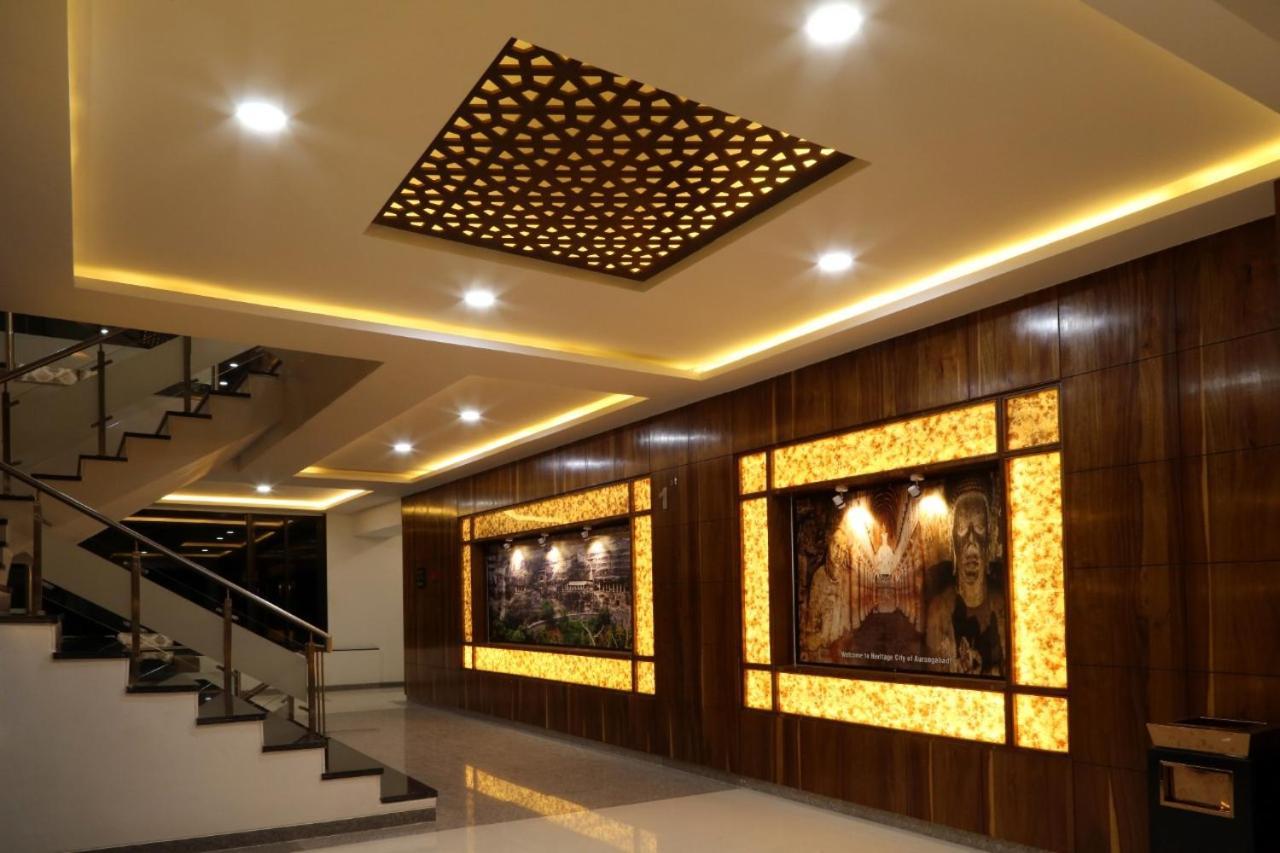 Hotel Atithi, Aurangabad Buitenkant foto