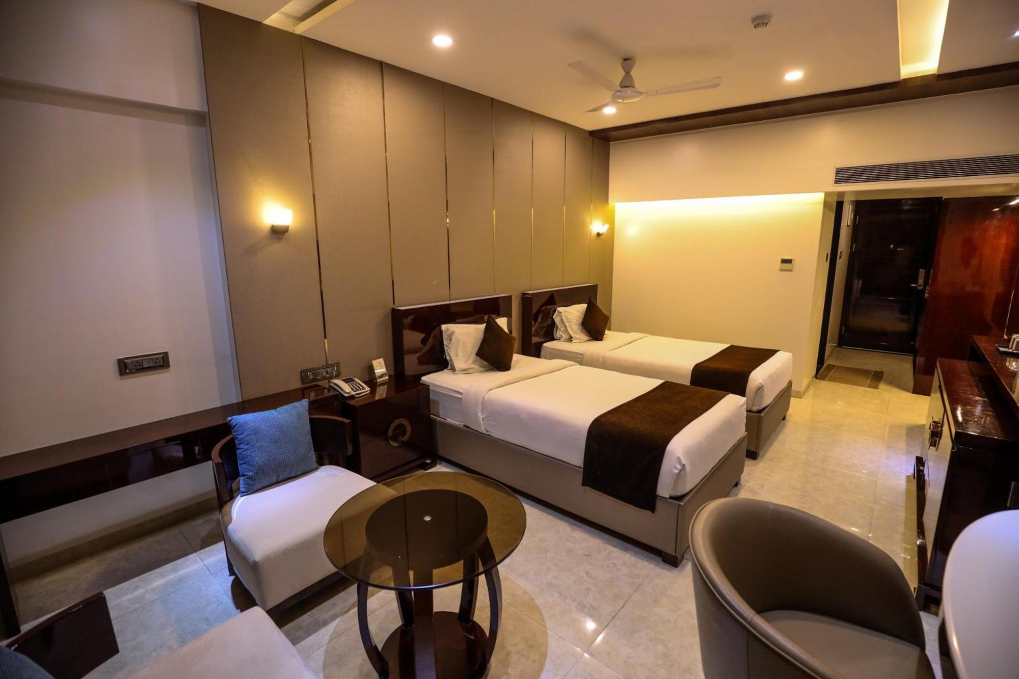 Hotel Atithi, Aurangabad Buitenkant foto